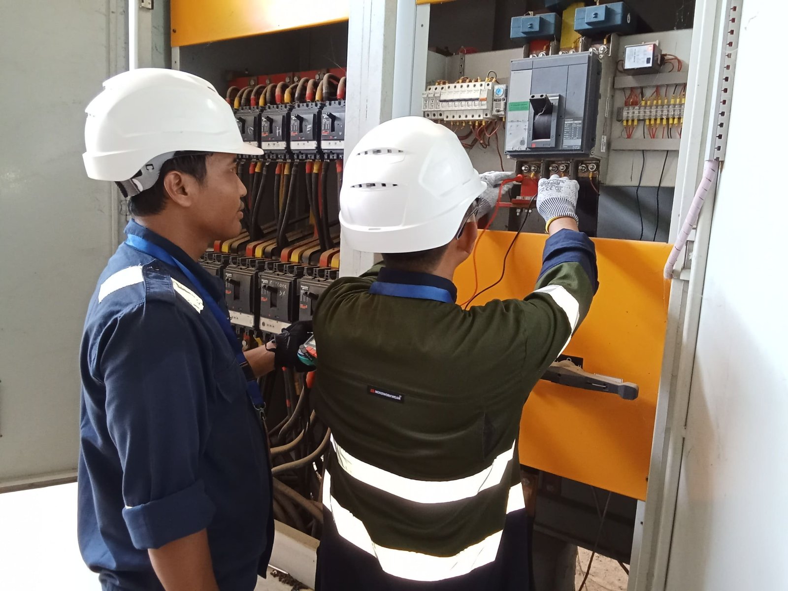 Riksa Uji Instalasi Listrik oleh AKINDOTAMA